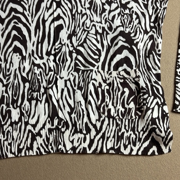 LILLY PULITZER Animal Print Cotton/Modal Blend Eleni Sweater- Small - Picture 7 of 11